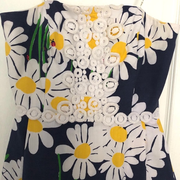 Lilly Pulitzer in Delmar Daisy print - Picture 2 of 6